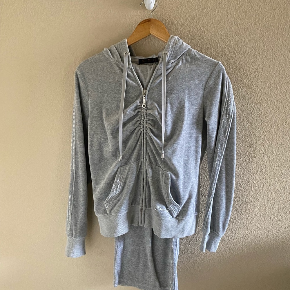 Seven7 gray training suit